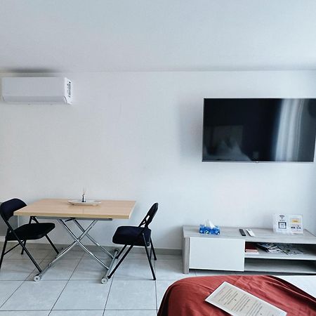 Domus Via Domitia Apartment Narbonne Bagian luar foto