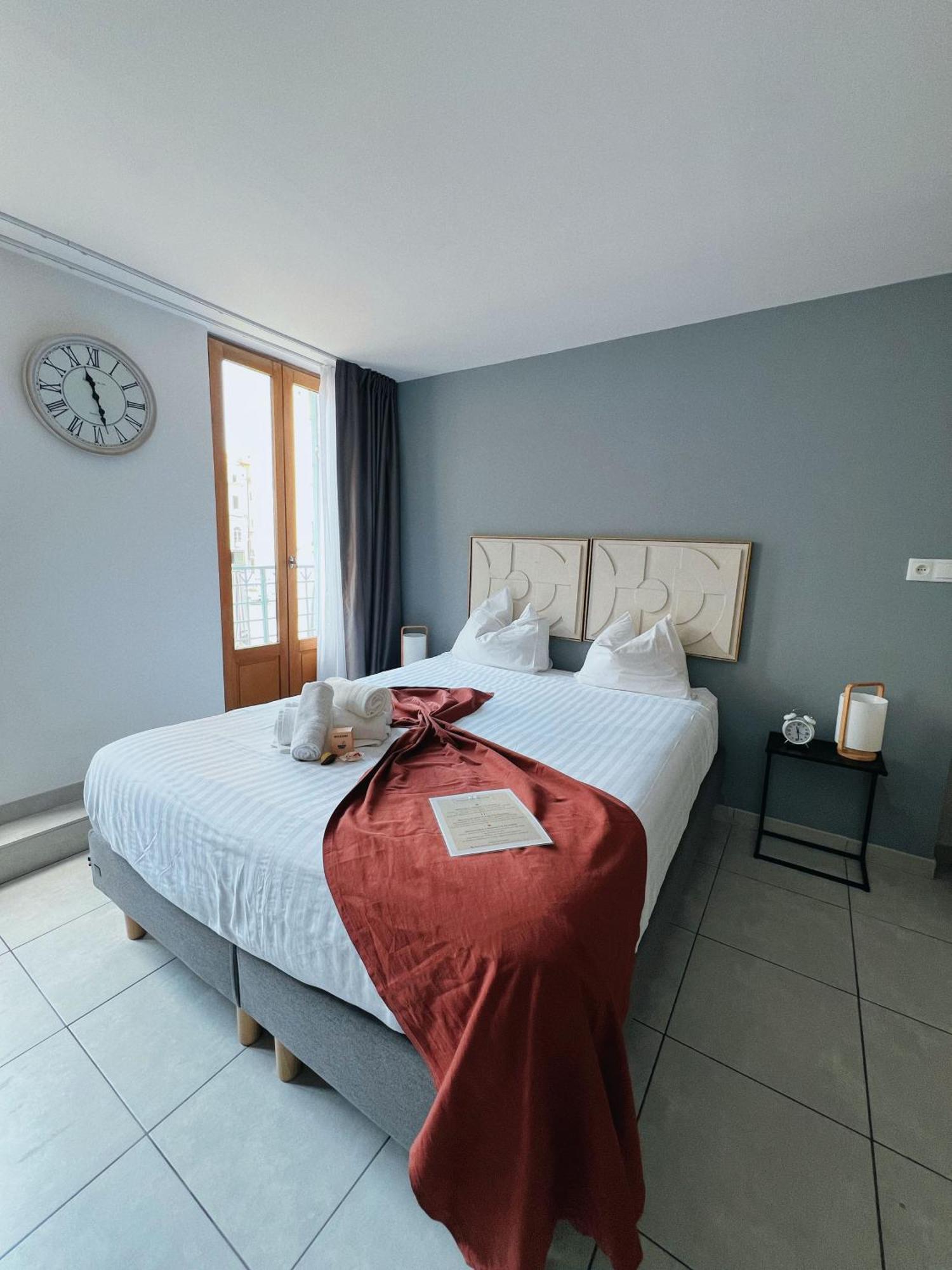 Domus Via Domitia Apartment Narbonne Bagian luar foto