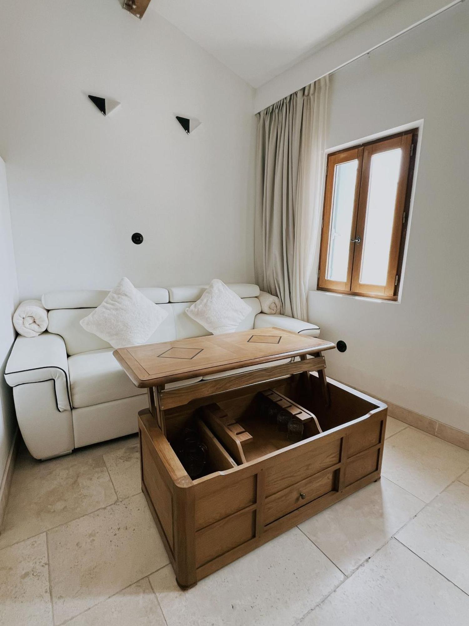 Domus Via Domitia Apartment Narbonne Bagian luar foto