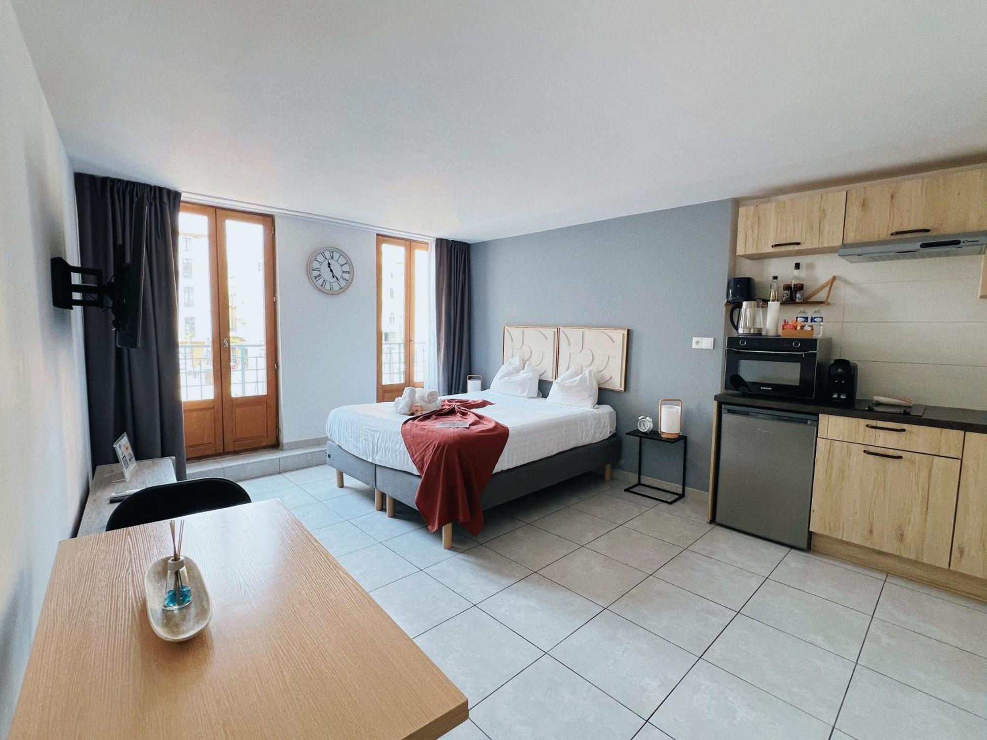 Domus Via Domitia Apartment Narbonne Bagian luar foto