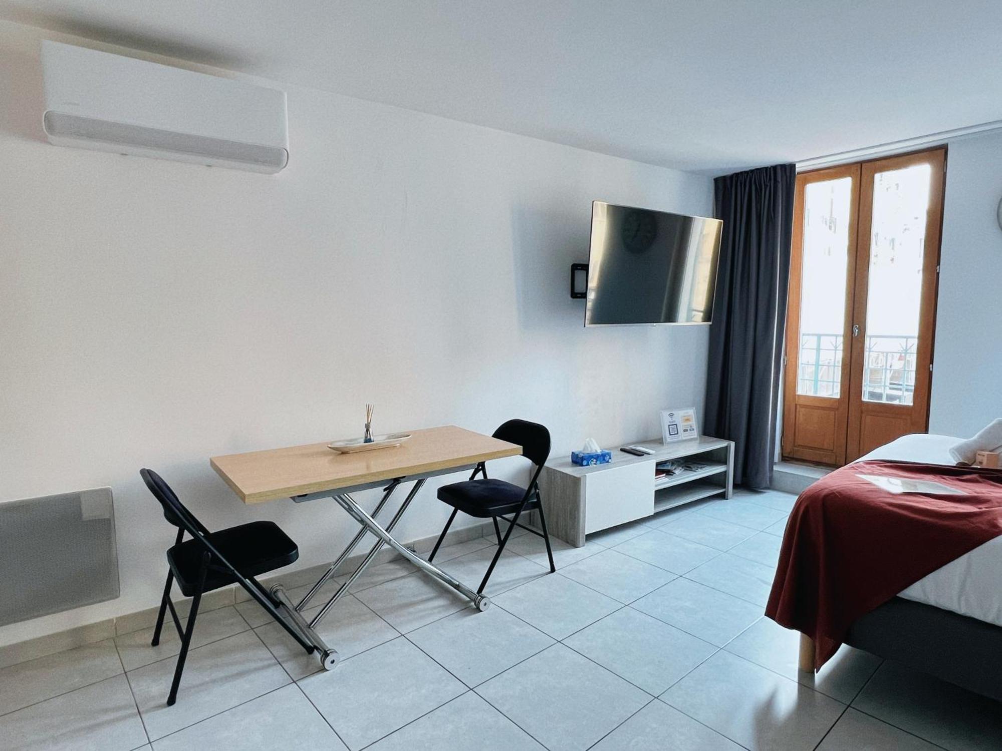 Domus Via Domitia Apartment Narbonne Bagian luar foto