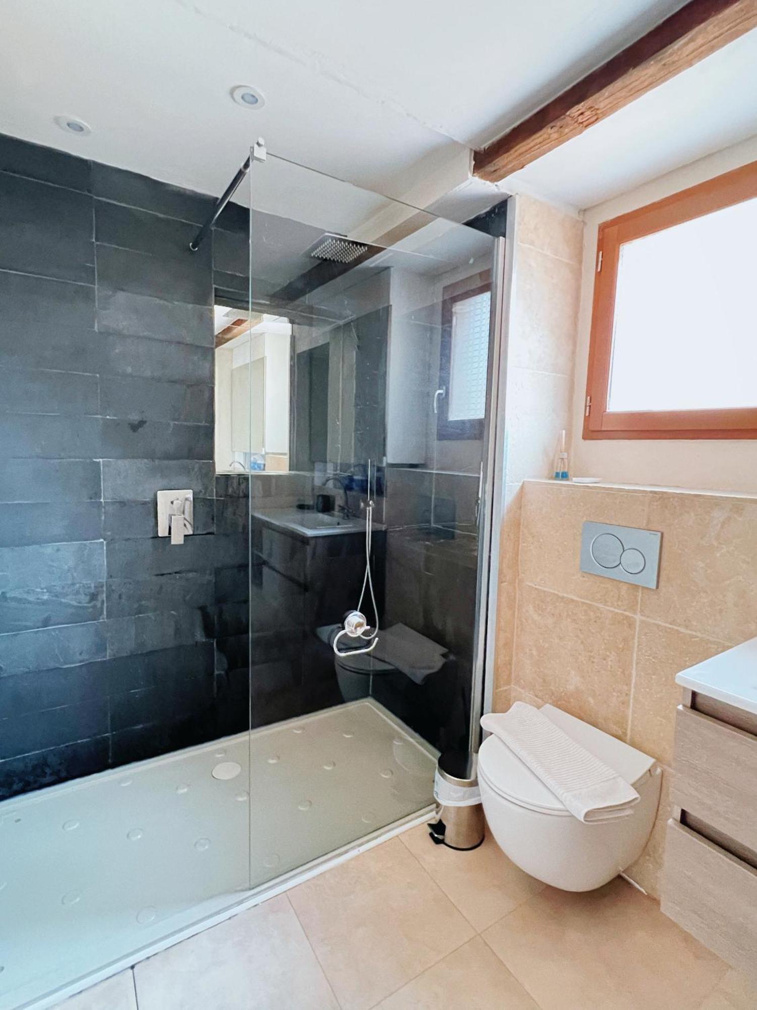 Domus Via Domitia Apartment Narbonne Bagian luar foto